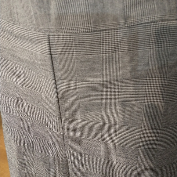 Formal or casual pants - Picture 3 of 6